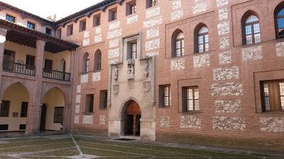 Patio de Armas de El Castillo de la Mota.