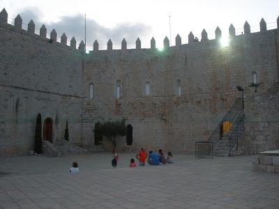 Patio de Armas del Castillo Palacio de Peñíscola.