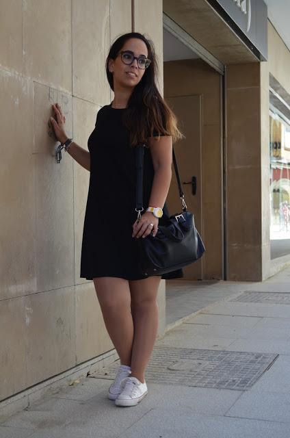 Outfit - Black Dress