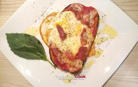 TOSTA DE HUEVO Y PANCETA AL HORNO