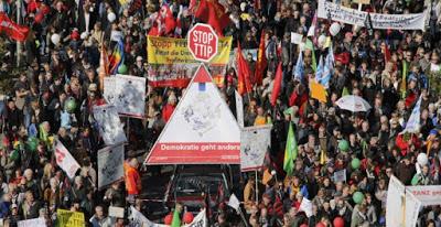 Protestas en Berlín contra el TTIP y su expolio a los trabajadores.