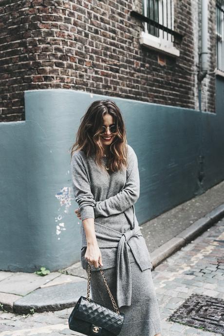 London_LFW-Sandro-White_Sneakers-Grey_Look-Midi_Skirt-Outfit-Street_Style-Chanel_Vintage_Bag-11