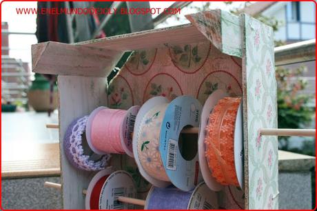 PORTA CINTAS....CON UNA CAJA DE FRESAS!!