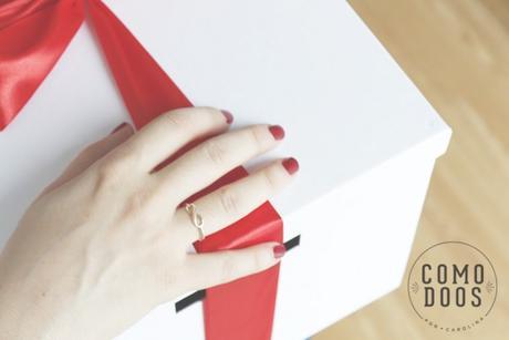 Novias de labios rojos. Sorprende a tus amigas Infinity ring