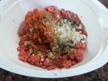 Niños envueltos en hojas de repollo