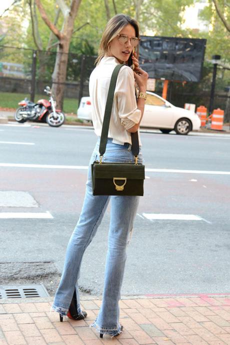 Copia el look ” años setenta” de Alessandra Ambrosio… Alessandra Ambrosio spotted in NYC wearing Coccinelle Arlettis Bag