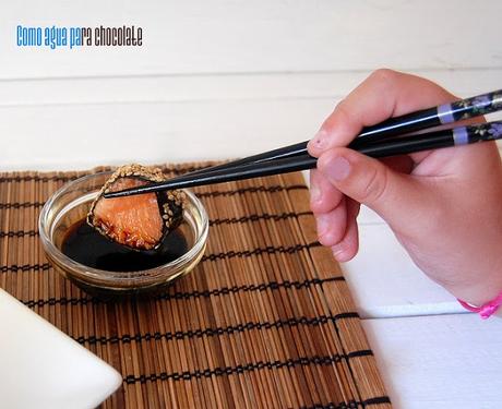 ROLLITOS DE SALMÓN CON ALGA NORI Y SÉSAMO {QUE NO SASHIMI}