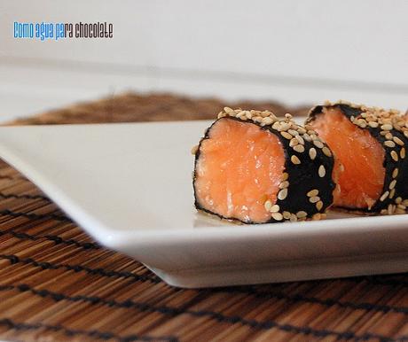 ROLLITOS DE SALMÓN CON ALGA NORI Y SÉSAMO {QUE NO SASHIMI}
