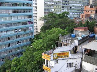 Contrastes en Río de Janeiro, Brasil, La vuelta al mundo de Asun y Ricardo, round the world, mundoporlibre.com