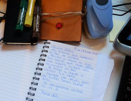 DIA DE CORREOS Y LO BONITO QUE ES ESCRIBIR A MANO.