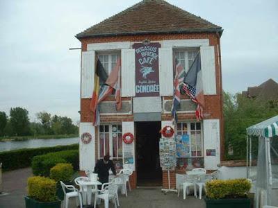 El primer café liberado de Francia