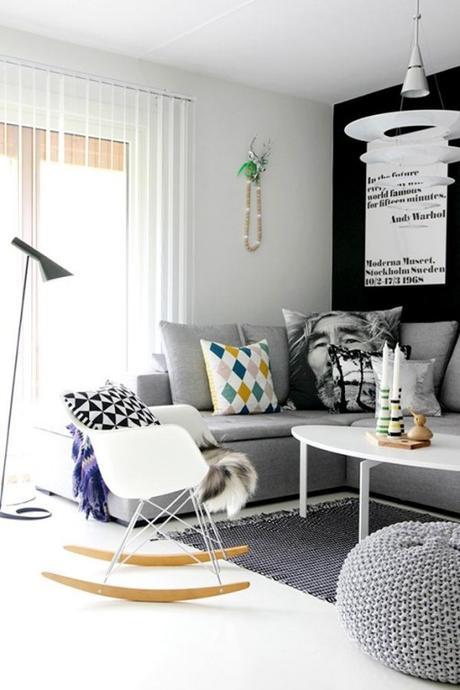 rinconera gris, estilo nórdico, zona de estar, mesa de centro, cojines, alfombra