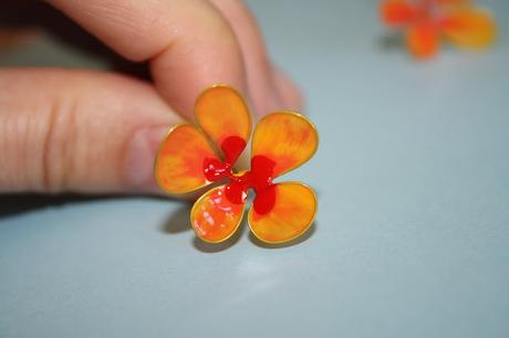 Diy: como hacer una corona floral con laca de uñas y alambre