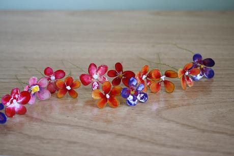 Diy: como hacer una corona floral con laca de uñas y alambre