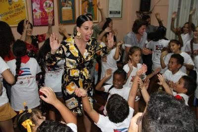 Katy Perry visita en Cuba La Colmenita (+ Fotos)