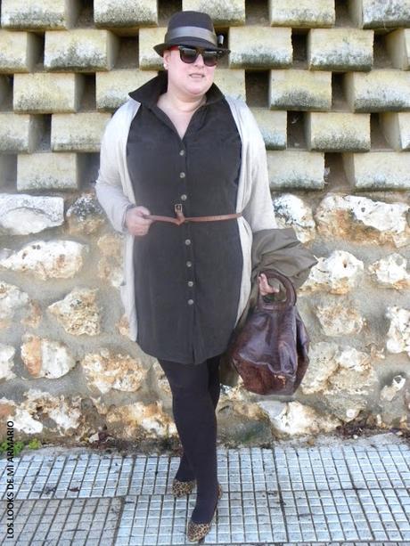 vestido-marron-chocolate-antelina-camisero-vestido-abotonado-borsalino-marron-lady-dandy-festa-talla-grande-curvy-plus-size-talla-XL-tienda-mujeres-reales-tendencias-los-looks-de-mi-armario-blogger-madrid-blogger-curvy-personal-shopper-madrid-donde-compramos-las-gorditas-look-otoño-outfit-marron-chocolate-de-ante http://www.loslooksdemiarmario.com/2015/10/chocolat-dress-festa-look-curvy.html