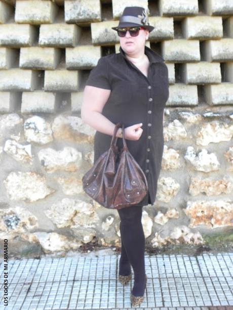 vestido-marron-chocolate-antelina-camisero-vestido-abotonado-borsalino-marron-lady-dandy-festa-talla-grande-curvy-plus-size-talla-XL-tienda-mujeres-reales-tendencias-los-looks-de-mi-armario-blogger-madrid-blogger-curvy-personal-shopper-madrid-donde-compramos-las-gorditas-look-otoño-outfit-marron-chocolate-de-ante http://www.loslooksdemiarmario.com/2015/10/chocolat-dress-festa-look-curvy.html