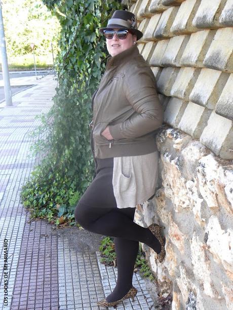 vestido-marron-chocolate-antelina-camisero-vestido-abotonado-borsalino-marron-lady-dandy-festa-talla-grande-curvy-plus-size-talla-XL-tienda-mujeres-reales-tendencias-los-looks-de-mi-armario-blogger-madrid-blogger-curvy-personal-shopper-madrid-donde-compramos-las-gorditas-look-otoño-outfit-marron-chocolate-de-ante http://www.loslooksdemiarmario.com/2015/10/chocolat-dress-festa-look-curvy.html