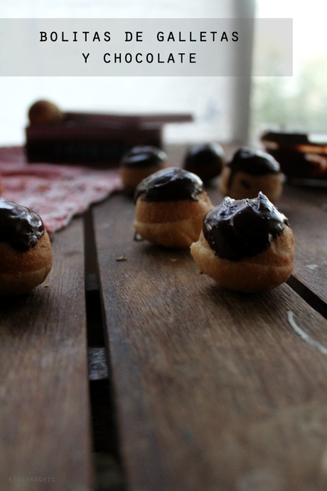 Bolitas de galletas y chocolate