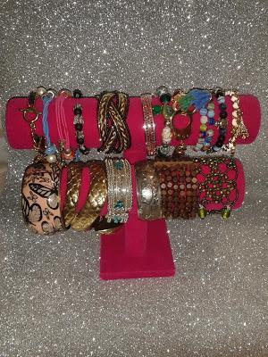 expositor de pulseras