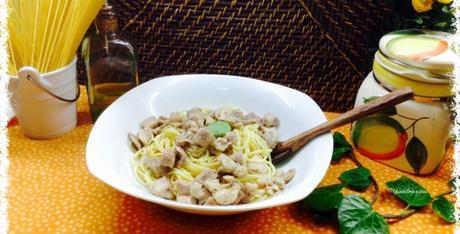 Espaguetis con pollo al ajillo