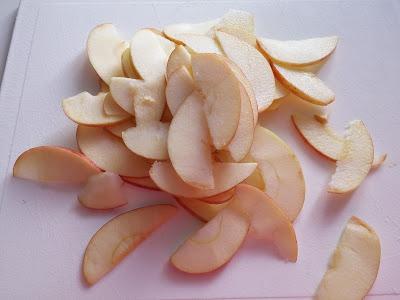 ROSAS DE HOJALDRE Y MANZANA