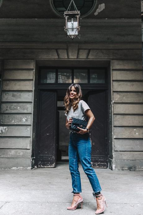 Topshop_Jeans-Jimmy_Choo_Shoes-Lace_Up-Ballerina_Heels-Grey_Top-Chanel_Vintage-Outfit-MFW-Milan-6