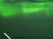Mientras filmaba aurora boreal, capturó algo completamente distinto, sorpresa increíble