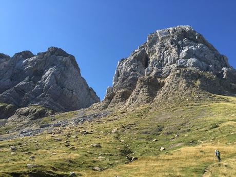 Senda de Camille. Etapa 4. De refugio de Linza al refugio de Gabardito