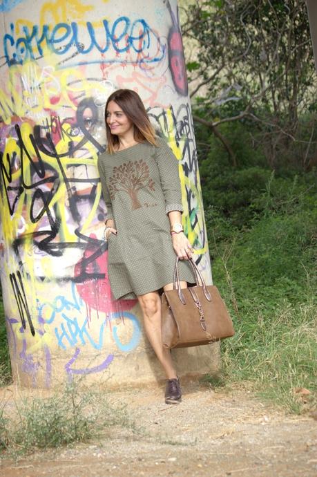 Verde oliva y marrón