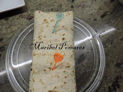 Wraps de aprovechamiento con pollo, lechuga, tomate, pimiento.