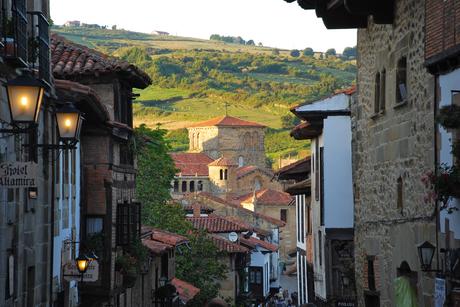 #lugaresconencanto Santillana del Mar, el pueblo de las tres mentiras