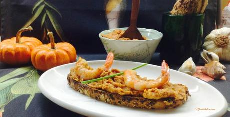 Tosta de crema de marisco con langostinos