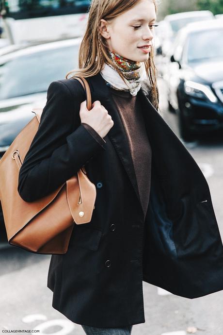 PFW-Paris_Fashion_Week-Spring_Summer_2016-Street_Style-Say_Cheese-Valentino_Spring_Summer_2016-Model-Blazer-Russian_Scarf-