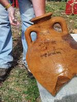 Fuente: http://archaeospain.com/wp/wp-content/uploads/2014/04/2013-09-17-11.39.03.jpg La sorprendente montaña de ánforas llamada Monte Testaccio