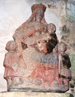 Santa Gwen, la Tres Tetas.