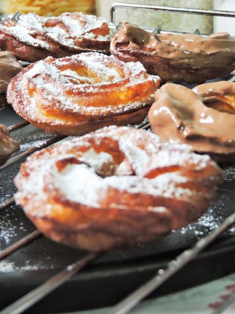 Crullers con chocolate y azucar y ¿como preparar pasta choux?