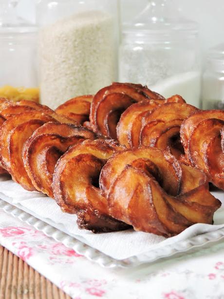 Crullers con chocolate y azucar y ¿como preparar pasta choux?