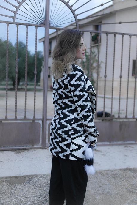 Outfit en blanco y negro: Mono+Abrigo.