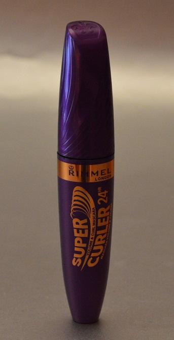 “Supercurler 24h Volume & Curl” de RIMMEL – máscara y rizador de pestañas todo en uno