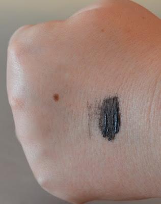 “Supercurler 24h Volume & Curl” de RIMMEL – máscara y rizador de pestañas todo en uno