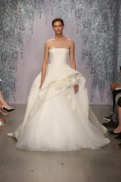 Vestido de novia de Monique Lhuiller para 2016 - Foto: Don Ashby