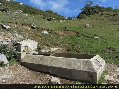 Ruta circular de Taranes al Tiatordos: Fuente seca en la majada