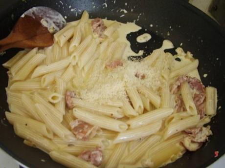 pasta con jamòn y panna,receta italiana