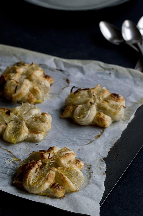 CABELLO DE ÁNGEL SENCILLO DE HACER Y FLORES DE HOJALDRE RELLENAS