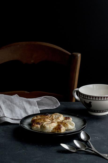 CABELLO DE ÁNGEL SENCILLO DE HACER Y FLORES DE HOJALDRE RELLENAS