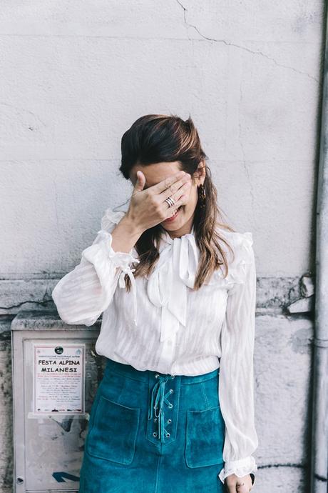 Mini_Suede_Skirt-Lace_Up_Skirt-Turquoise-Bow_Blouse-Mary_Jane_Shoes-Topshop-Outfit-Street_Style-21