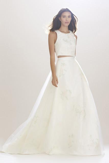Carolina Herrera presenta una colección de vestidos de novia 2016 con  maravillosos escotes de organza - Paperblog