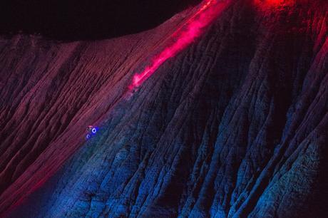 Sin palabras, tienes que verlo: DARKLIGHT