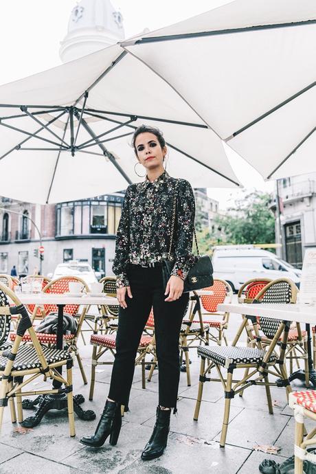 Ladies in Straight Jeans Ladies_in_Levis-Serie_711-Grey_Jacket-Floral_Blouse-Big_Loop_Earrings-Black_Boots-Outfit-21